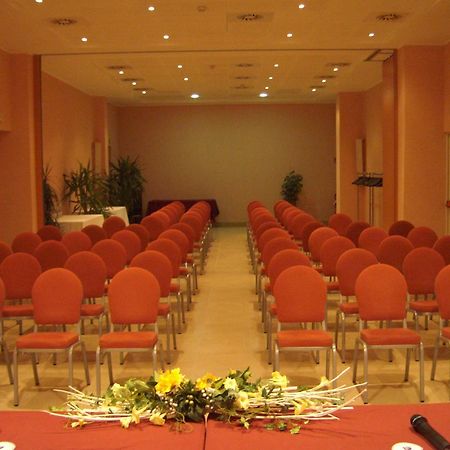Hotel Langhe & Monferrato Костильоле-д'Астри Экстерьер фото