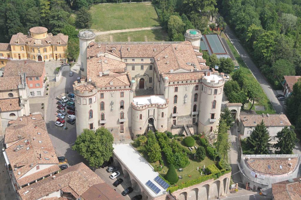 Hotel Langhe & Monferrato Костильоле-д'Астри Экстерьер фото