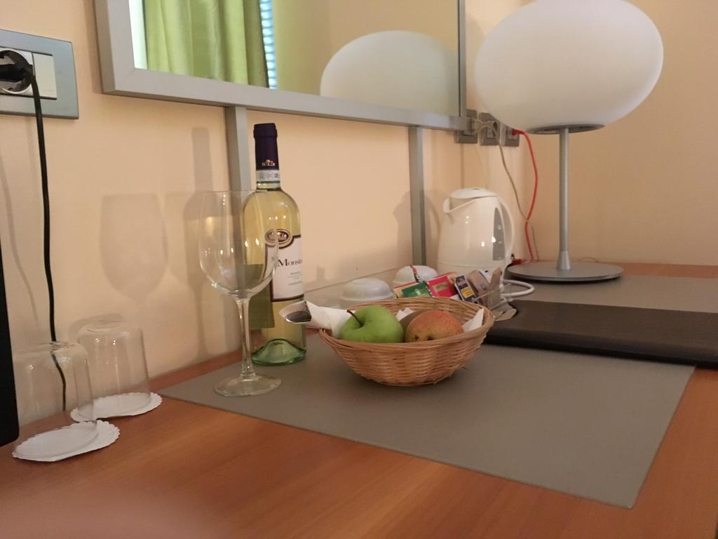 Hotel Langhe & Monferrato Костильоле-д'Астри Экстерьер фото