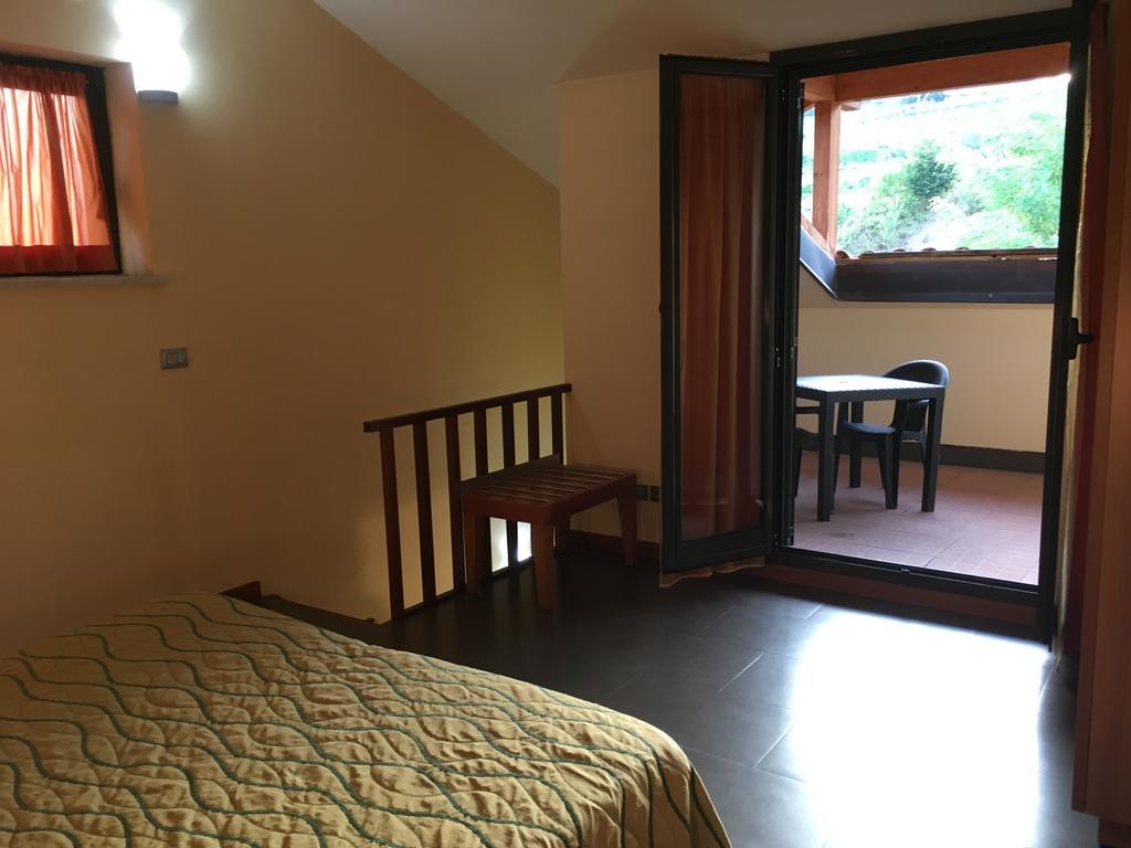 Hotel Langhe & Monferrato Костильоле-д'Астри Экстерьер фото