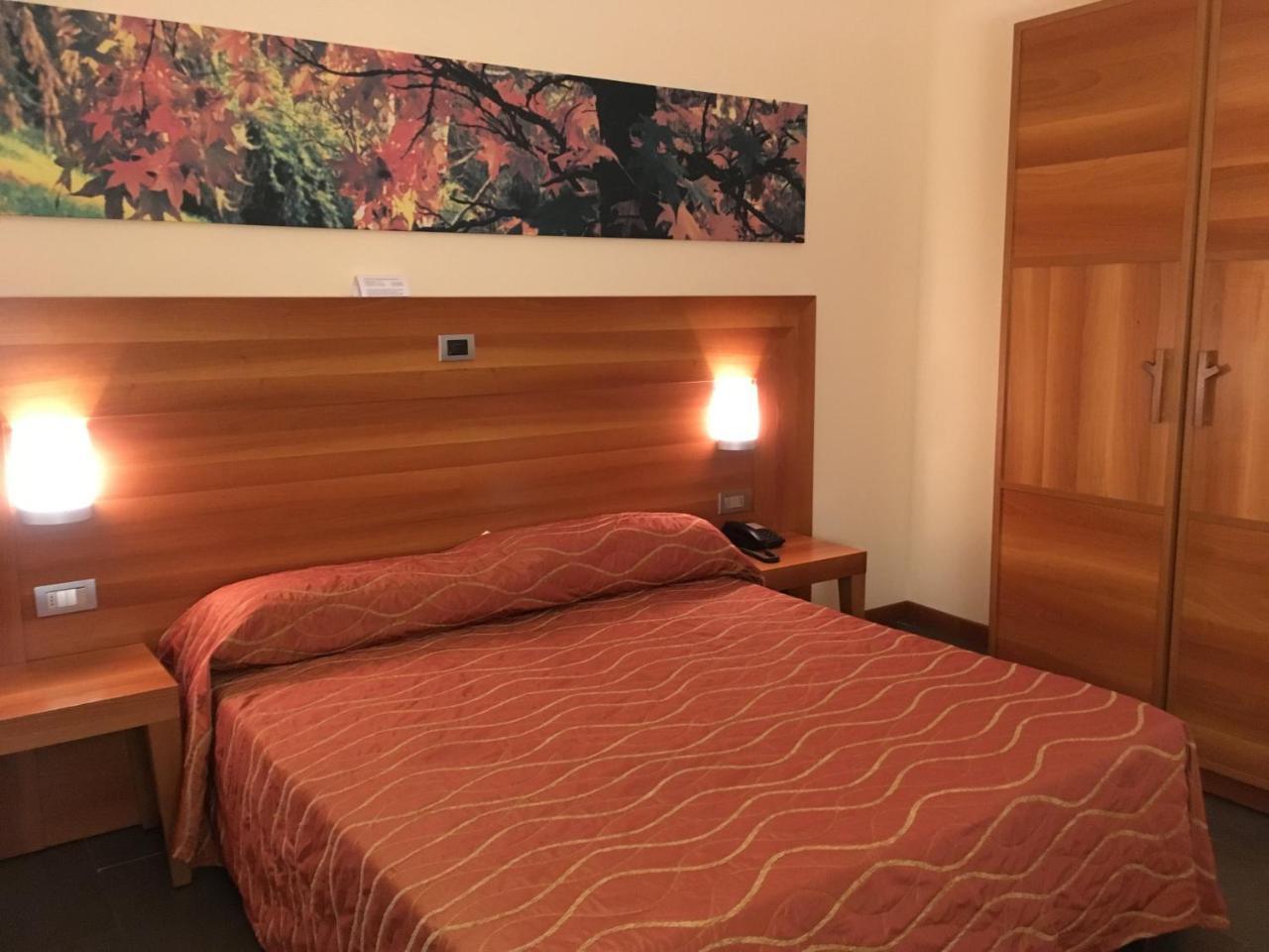 Hotel Langhe & Monferrato Костильоле-д'Астри Экстерьер фото